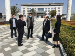 湖州市民政局副局长沈建军来尊龙人生就是搏调研生态葬