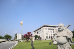 走进历史，感受名人魅力|品味名人雕塑的奇异韵味